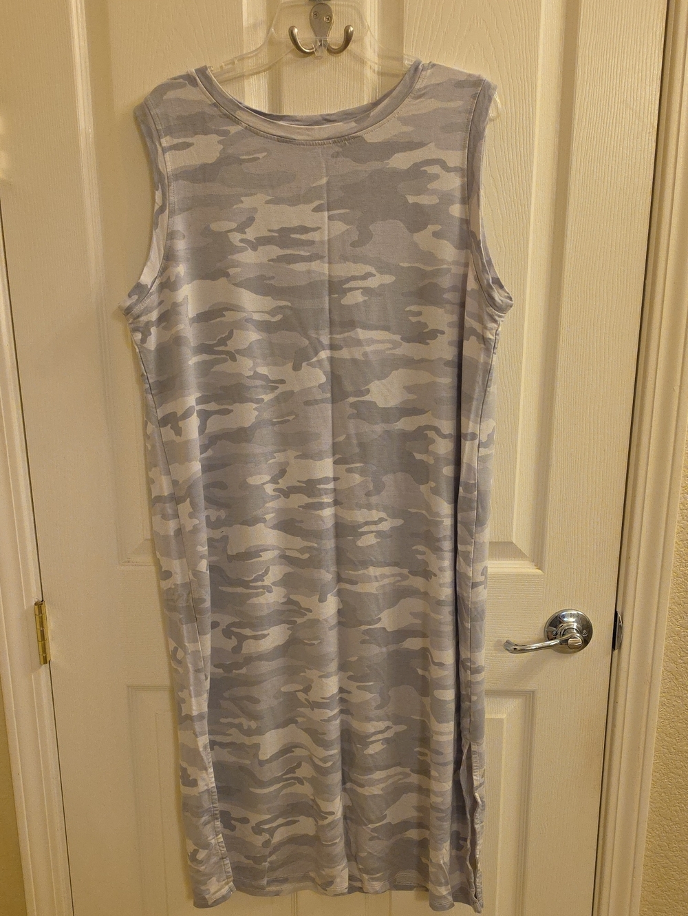 Hilary Radley Sleeveless Camo Midi Dress in Light Gray